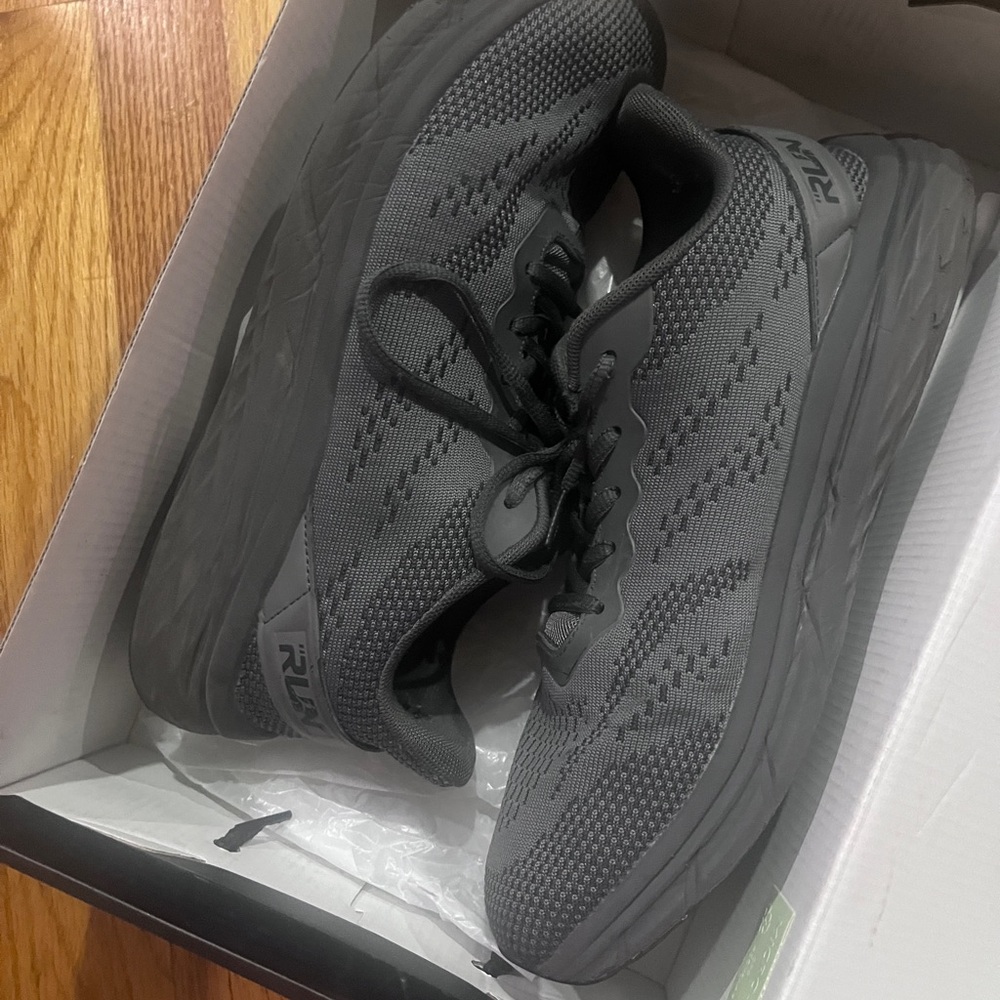 TWO PAIRS of Men’s Lightweight Sneakers by Hobibear